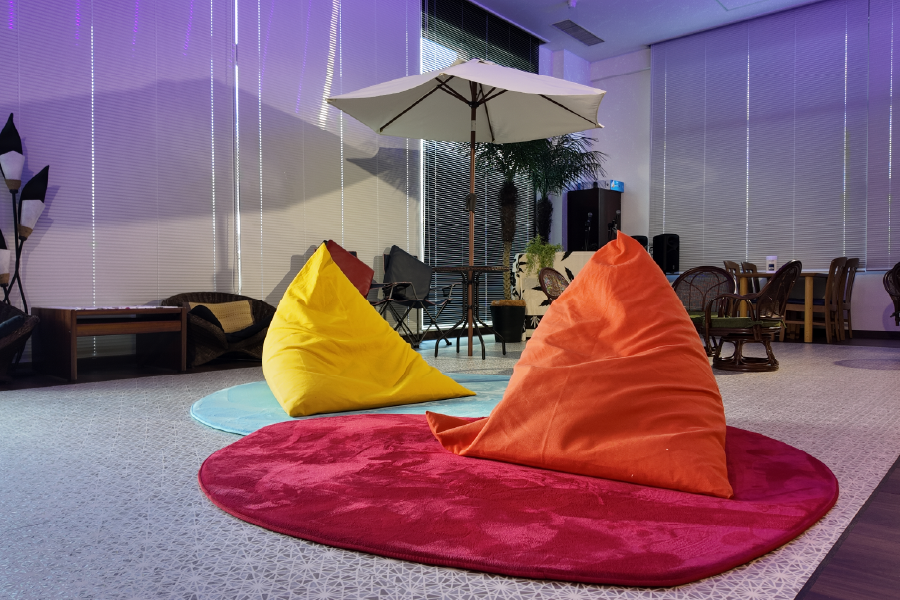 仕事場であることを感じさせない、リラックスできる空間です。